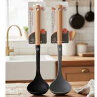 Cucharón de silicona con mango de madera - Image 2